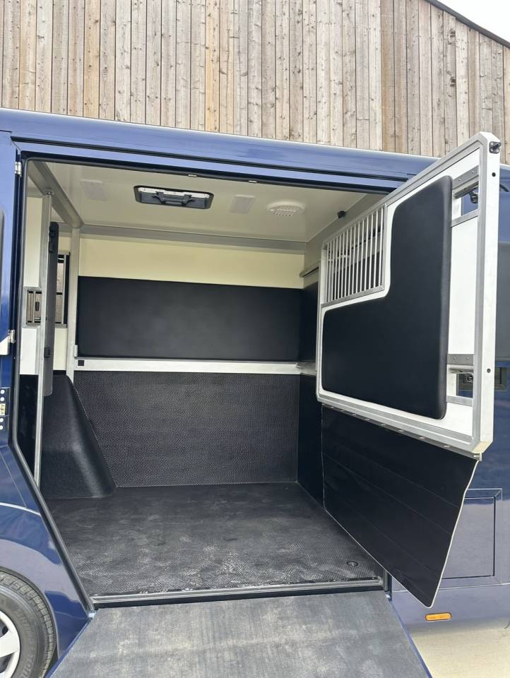 Location camion pour chevaux VL 