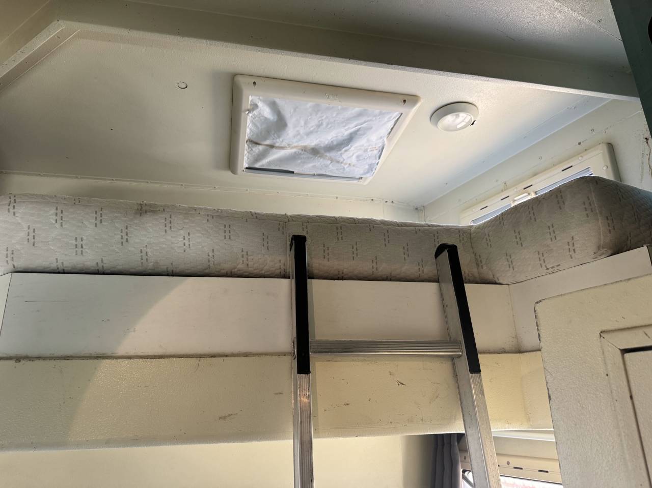 VENTE CAMION CHEVAUX 9 PLACES