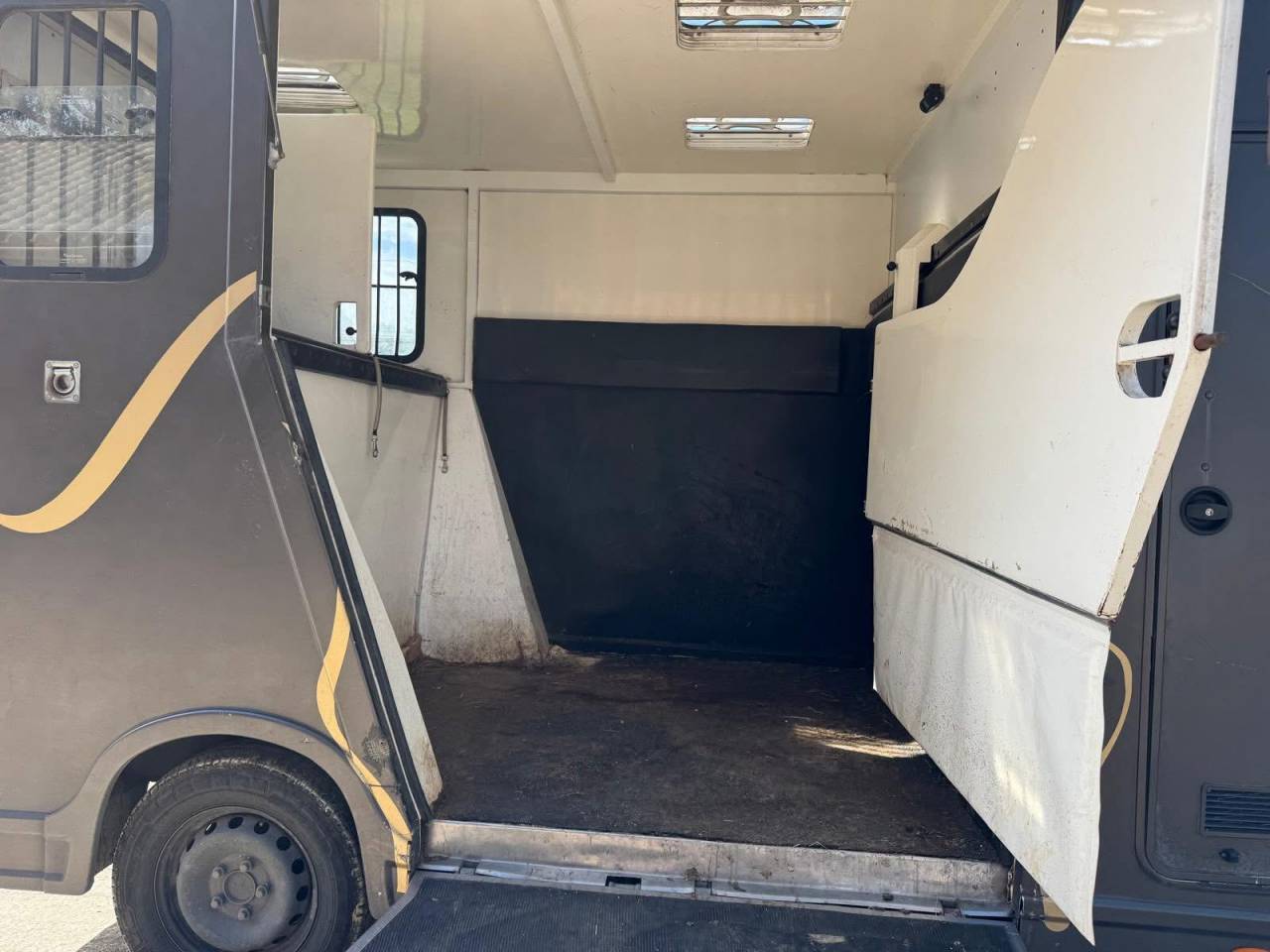 Camion Renault master de 2014 Carrosserie Laissac