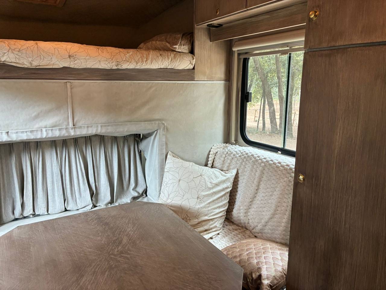 DAF 01/2003 6 chevaux avec appartement 