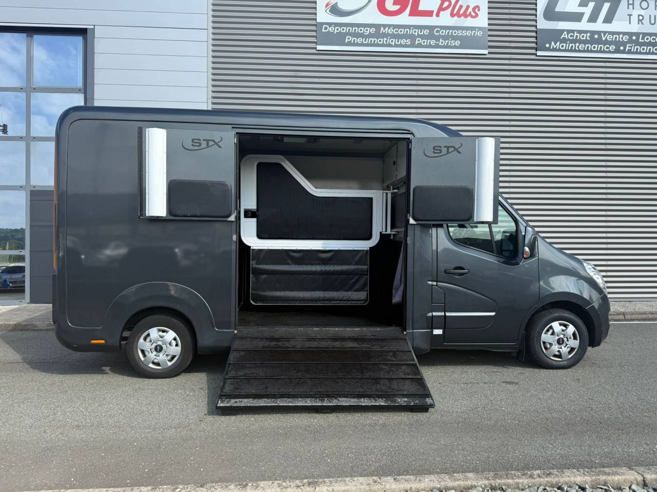 VL STX MOVANO 3P 165CH SELLERIE XL - VENDU
