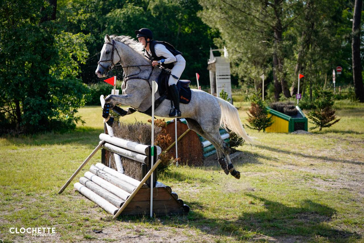 Jument AA 9 ans - CCE 2/3* - CSO 120/125