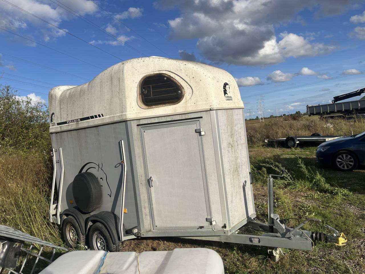 Van 2 places cheval liberté 