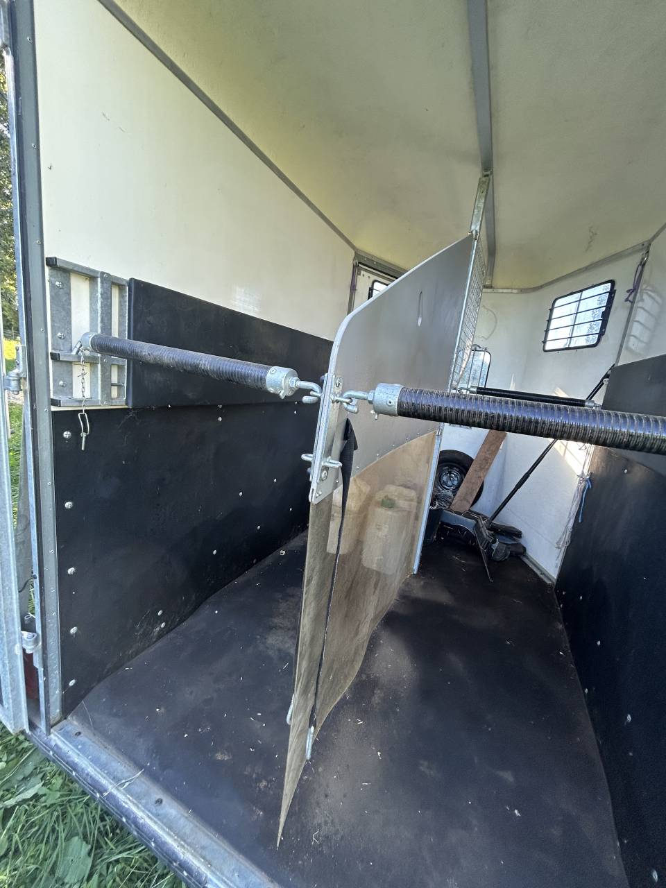  Van Fautras Provan 2 places 