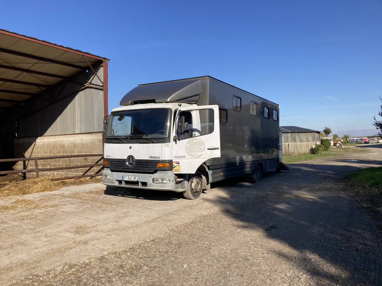 Mercedes Atego 4/5 chevaux 