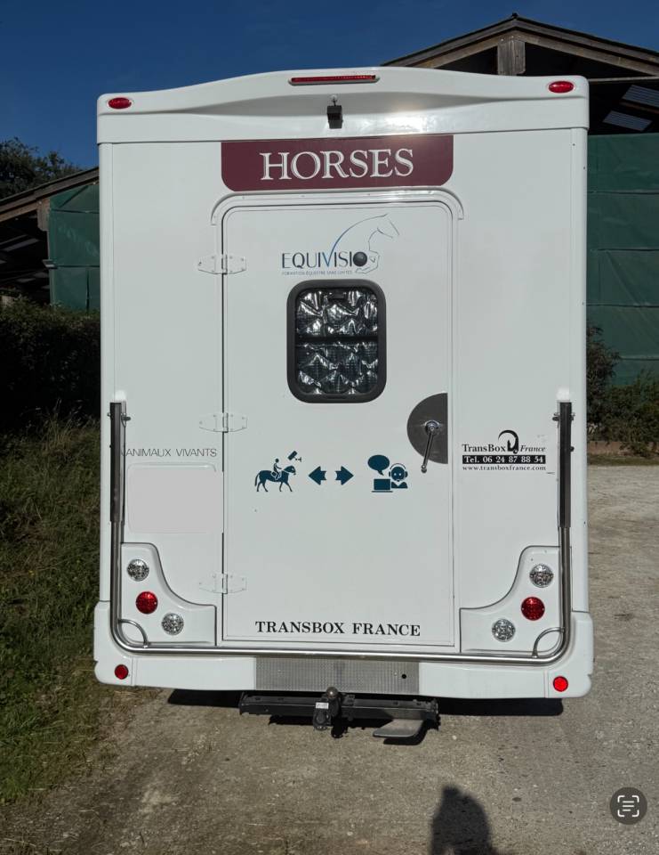 VL 2 chevaux neuf 170 ch 8000 kms unique avec appart