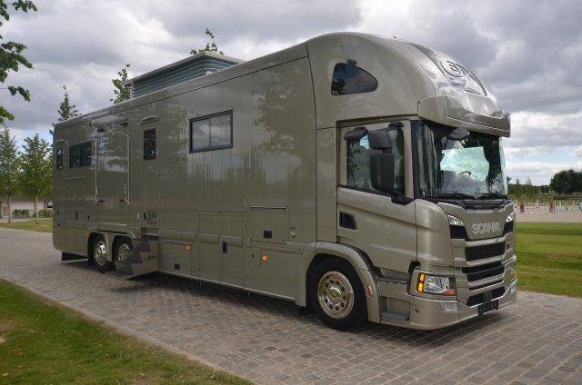 STX 6 CHEVAUX AVEC POP OUT ET PUSH UP