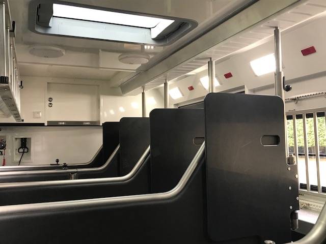 STX 6 CHEVAUX AVEC POP OUT ET PUSH UP - VENDU