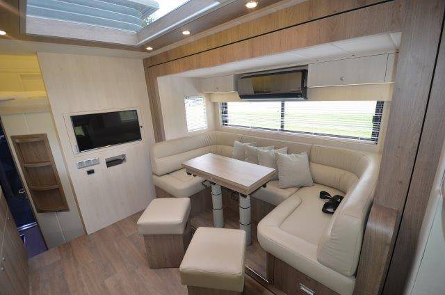 STX 6 CHEVAUX AVEC POP OUT ET PUSH UP - VENDU