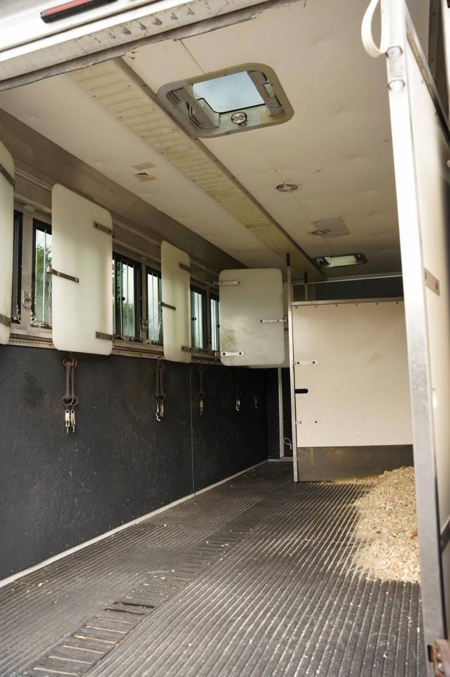 Camion pour transport 6 chevaux avec habitation