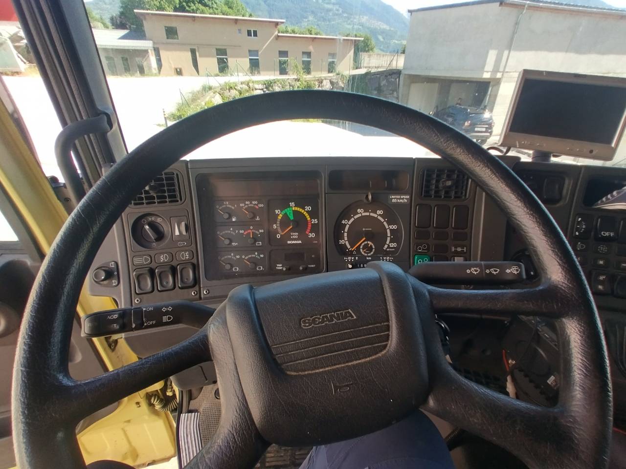 Scania L144 6x2 400cv 