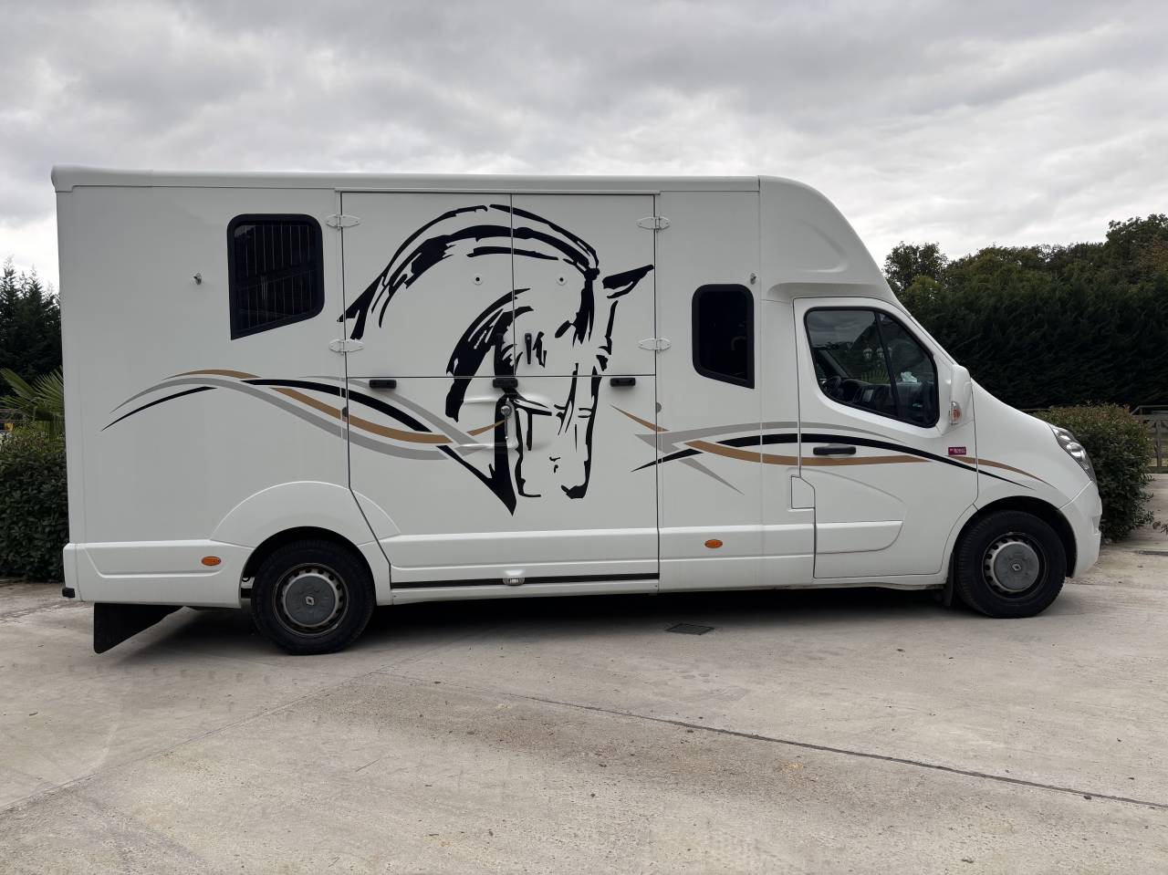 Camion Renault Master carrosserie MTM