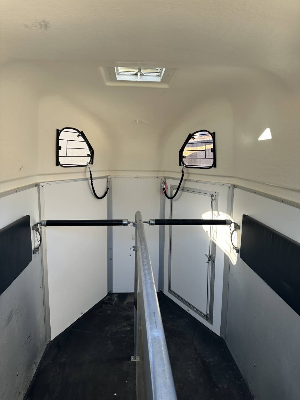 Van 2 places cheval liberté Gold first 