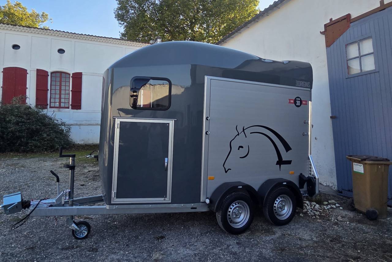 A louer van cheval 1 place 1/2