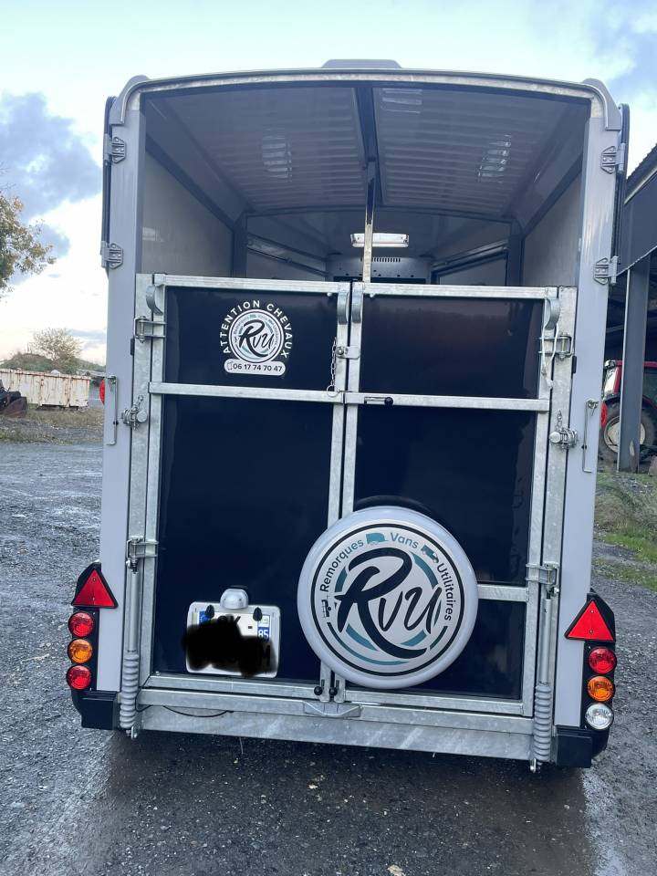 Van ifor william’s 