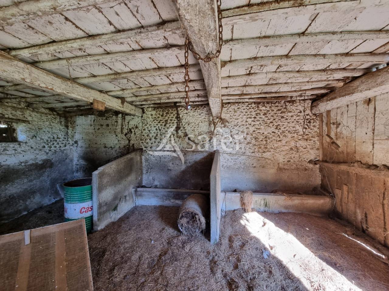 Maison et d&eacute;pendances sur 9 ha proche de Madiran