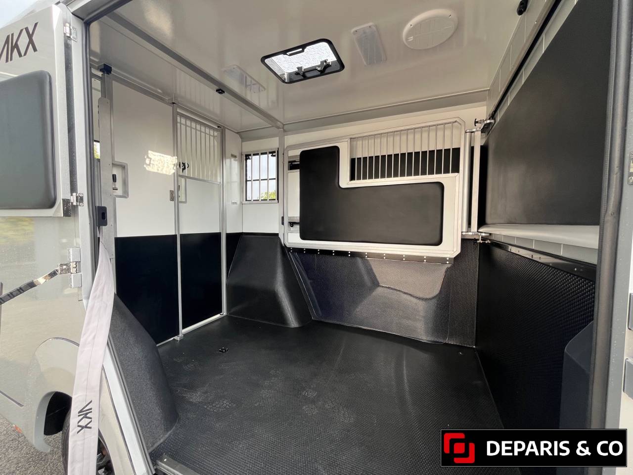 Camion 2 chevaux neuf AKX / nouveau Renault Master 2025