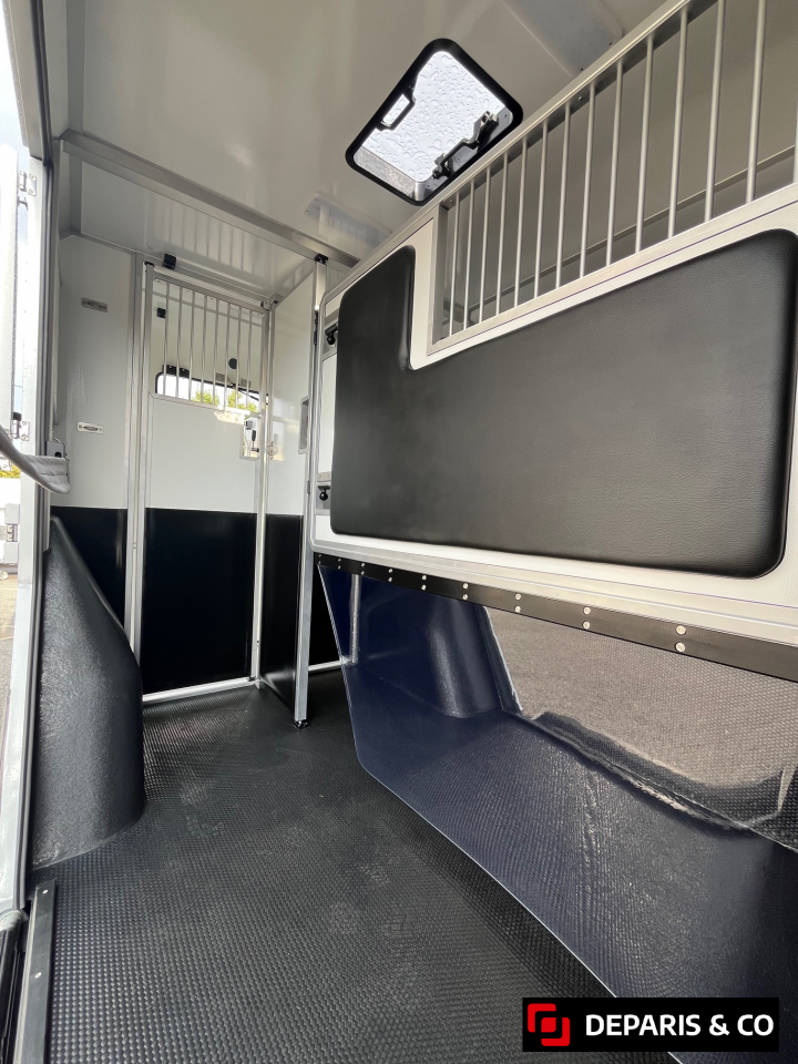 Camion 2 chevaux neuf AKX / nouveau Renault Master 2025