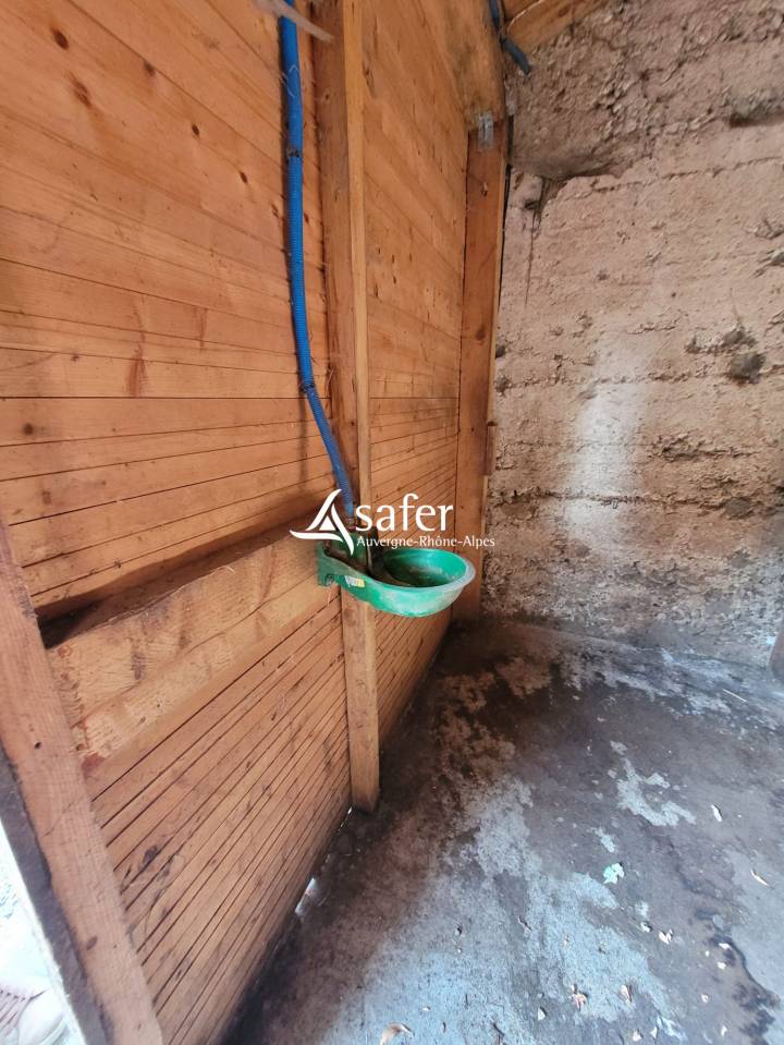 Propriété rurale en pierres de 2 habitations sur 4ha