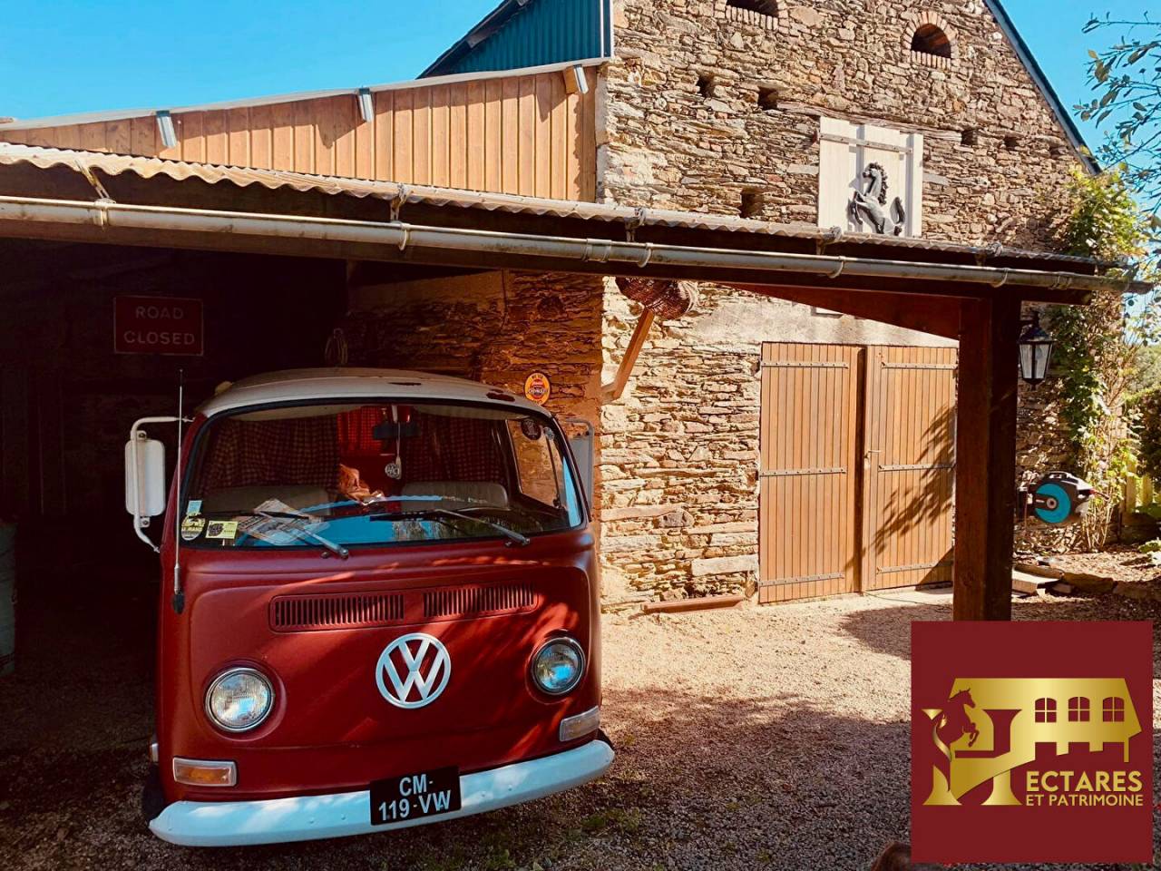 Propriété équestre, Maison 130 M2, 2 hectares, boxes et carrières.