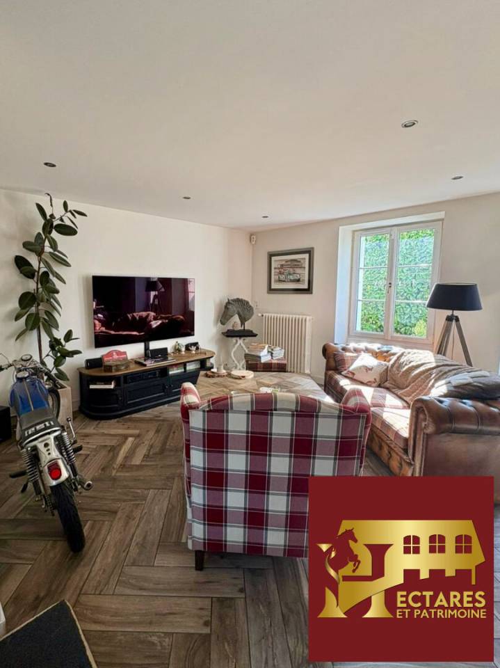 Propriété équestre, Maison 130 M2, 2 hectares, boxes et carrières.