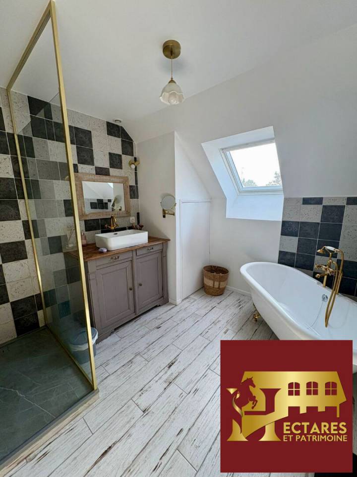 Propriété équestre, Maison 130 M2, 2 hectares, boxes et carrières.