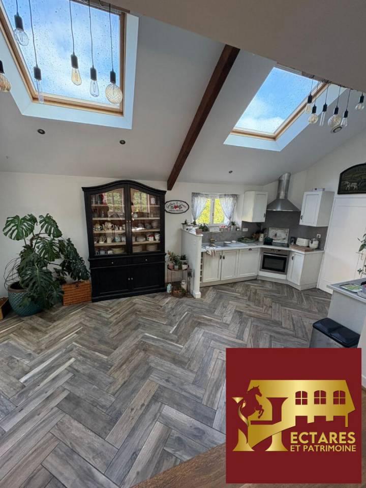 Propriété équestre, Maison 130 M2, 2 hectares, boxes et carrières.
