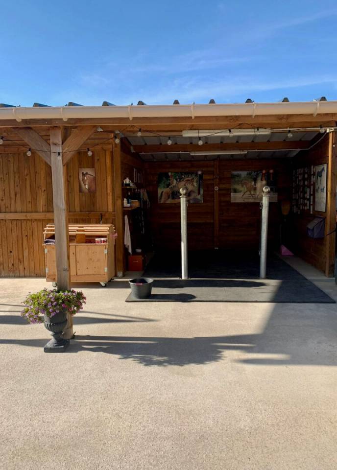 Propriété équestre, Maison 130 M2, 2 hectares, boxes et carrières.