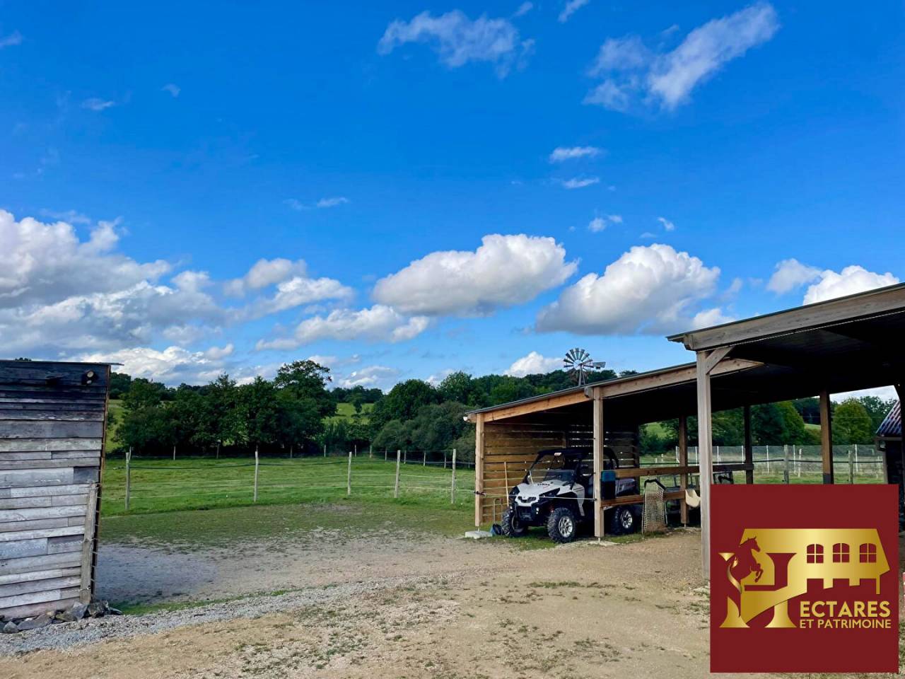 Propriété équestre, Maison 130 M2, 2 hectares, boxes et carrières.