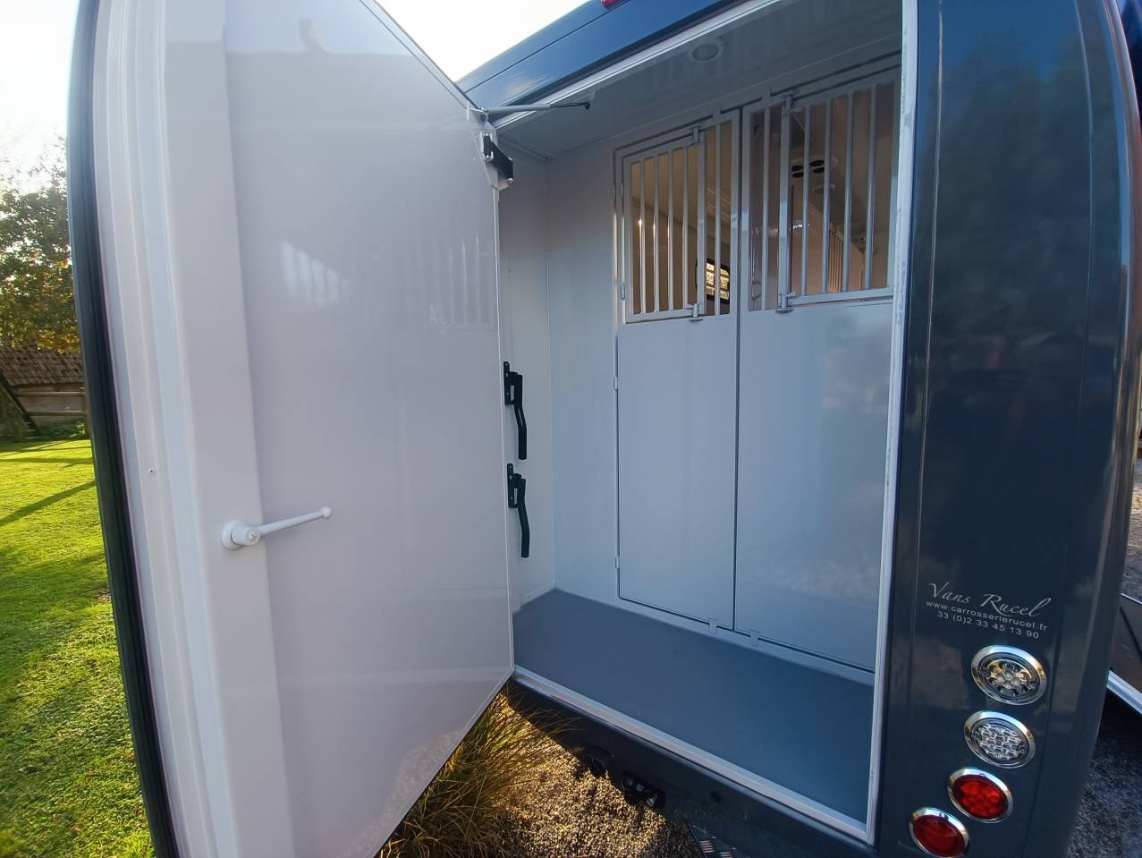 LOCATION CAMION 2 CHEVAUX 