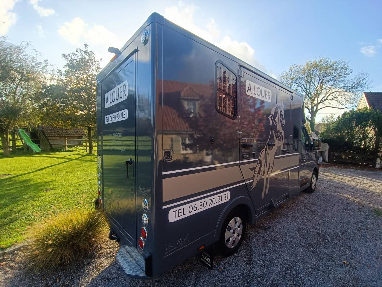 LOCATION CAMION 2 CHEVAUX 