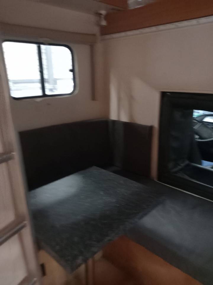 Camion pl 8 chevaux avec home car