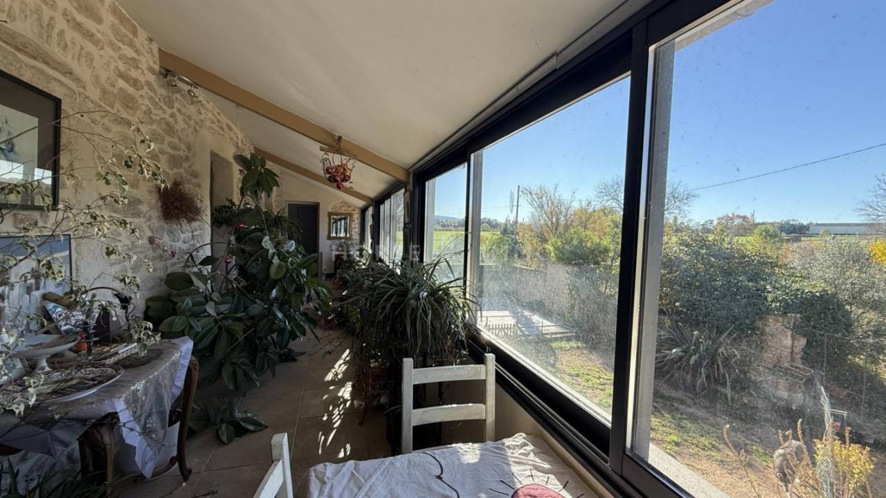 Gard- Très beau mas avec dépendances