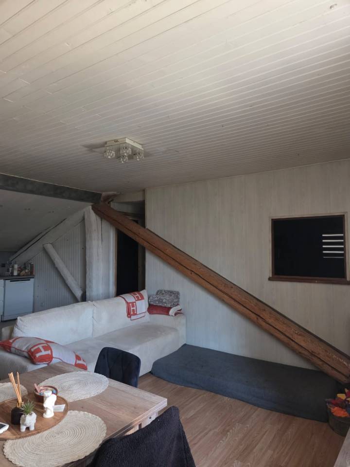 Ecurie / Centre équestre avec logement sur 5 hectares