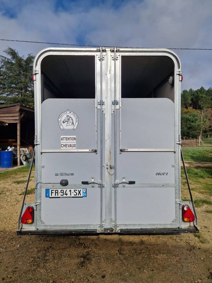 Van Fautras 2 places 