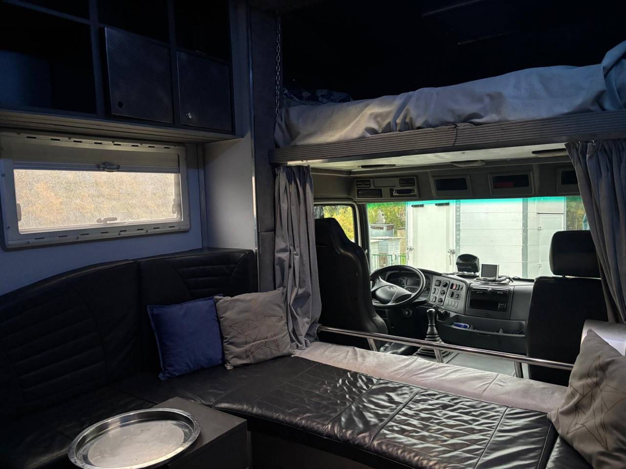 Camion Mercedes 1228 - 5 chevaux - appartement 