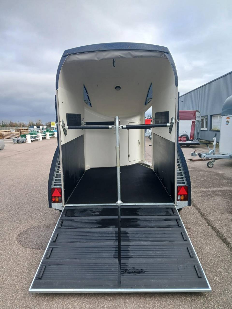 Destockage Van 2 places Neuf