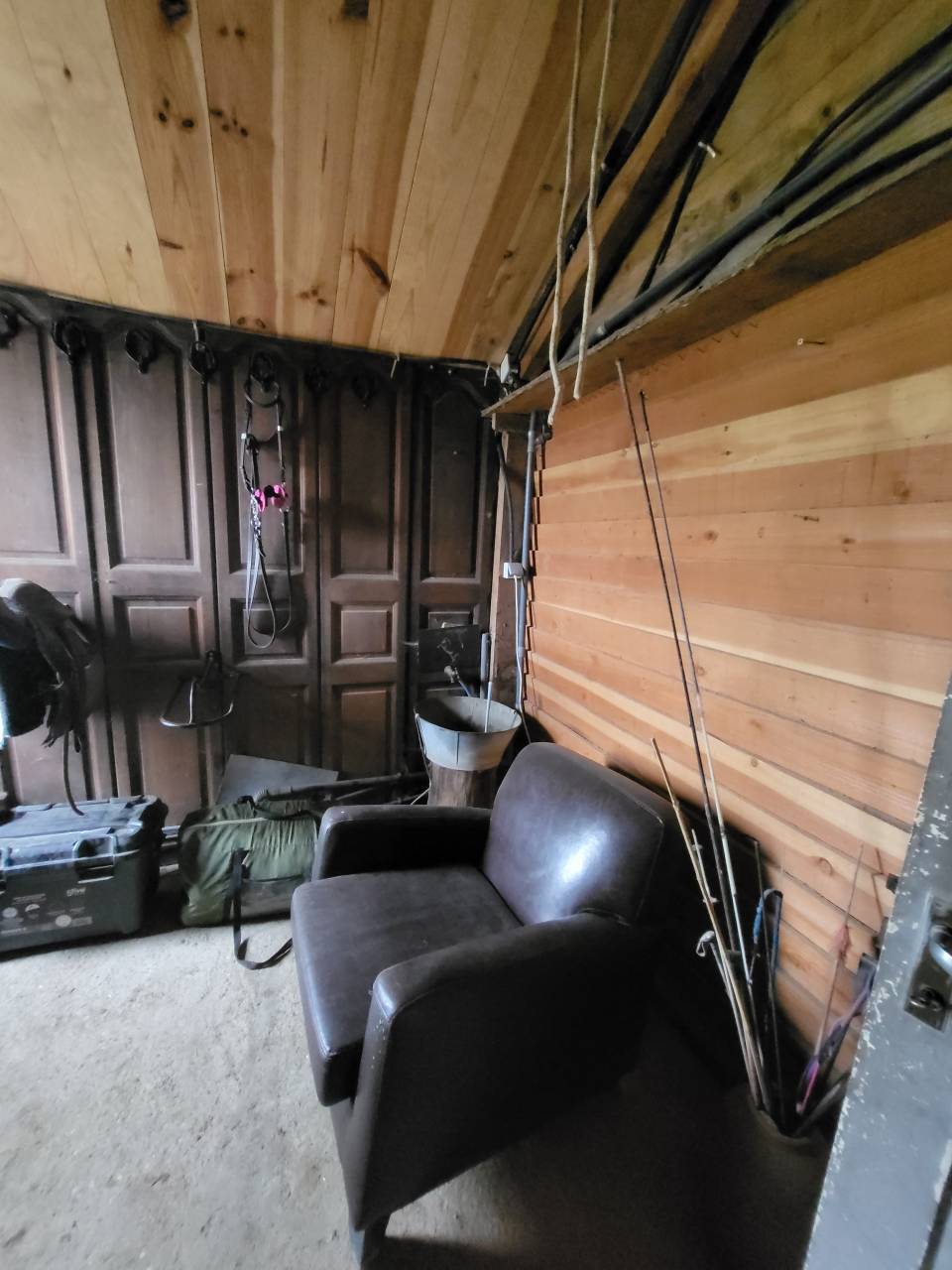 Pension pr&eacute; avec abris 