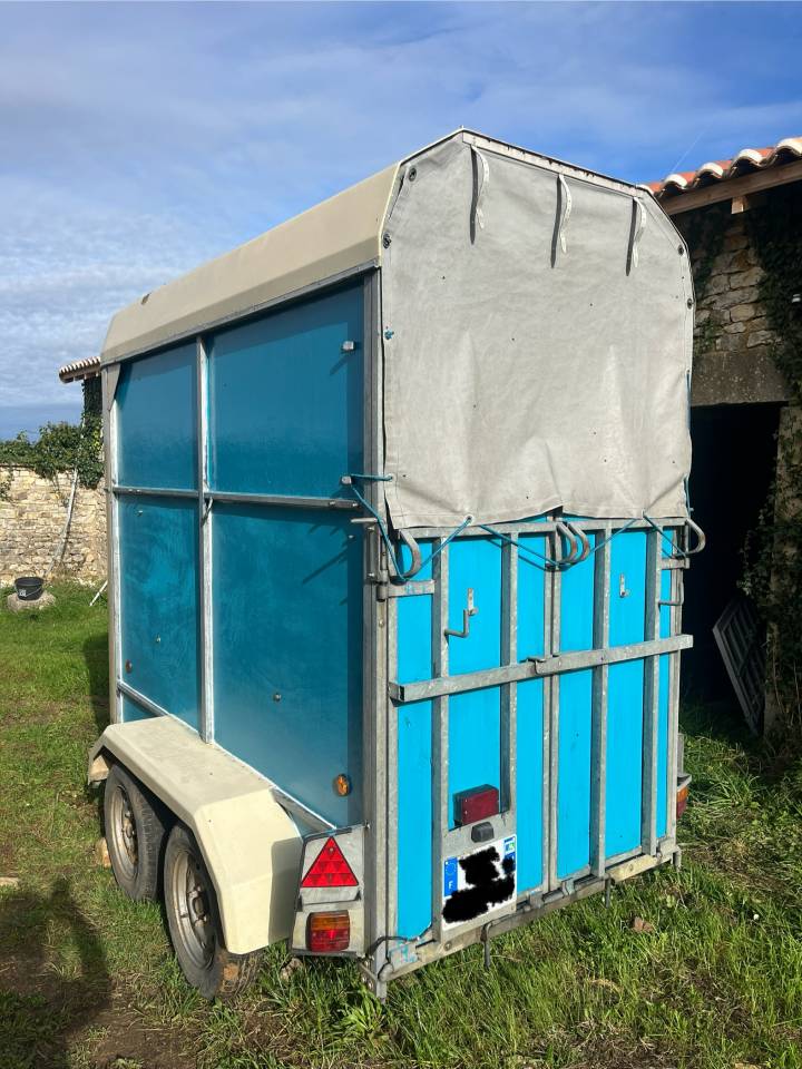 Van cheval - marque AP Petit 1 place 1/2