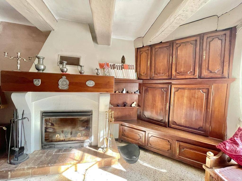 Loft provençal avec dépendance et installations équestres 