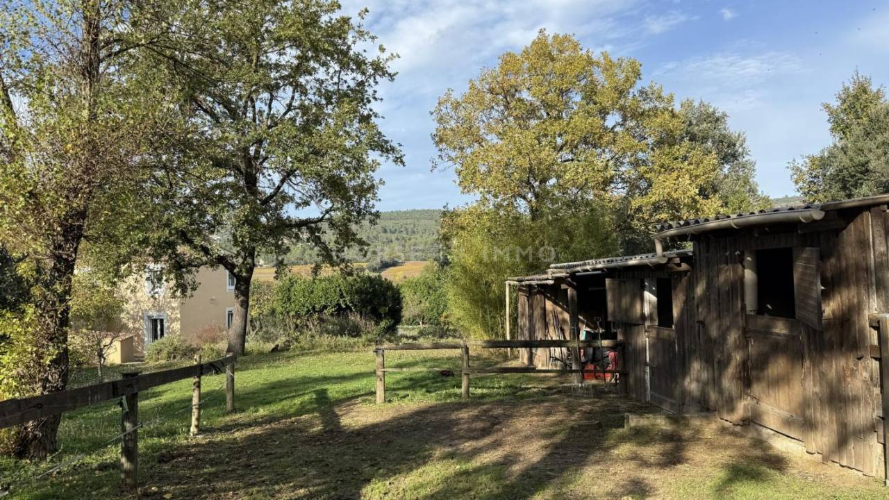 Propri&eacute;t&eacute; &eacute;questre &agrave; 30 min d'Aix-en-Provence