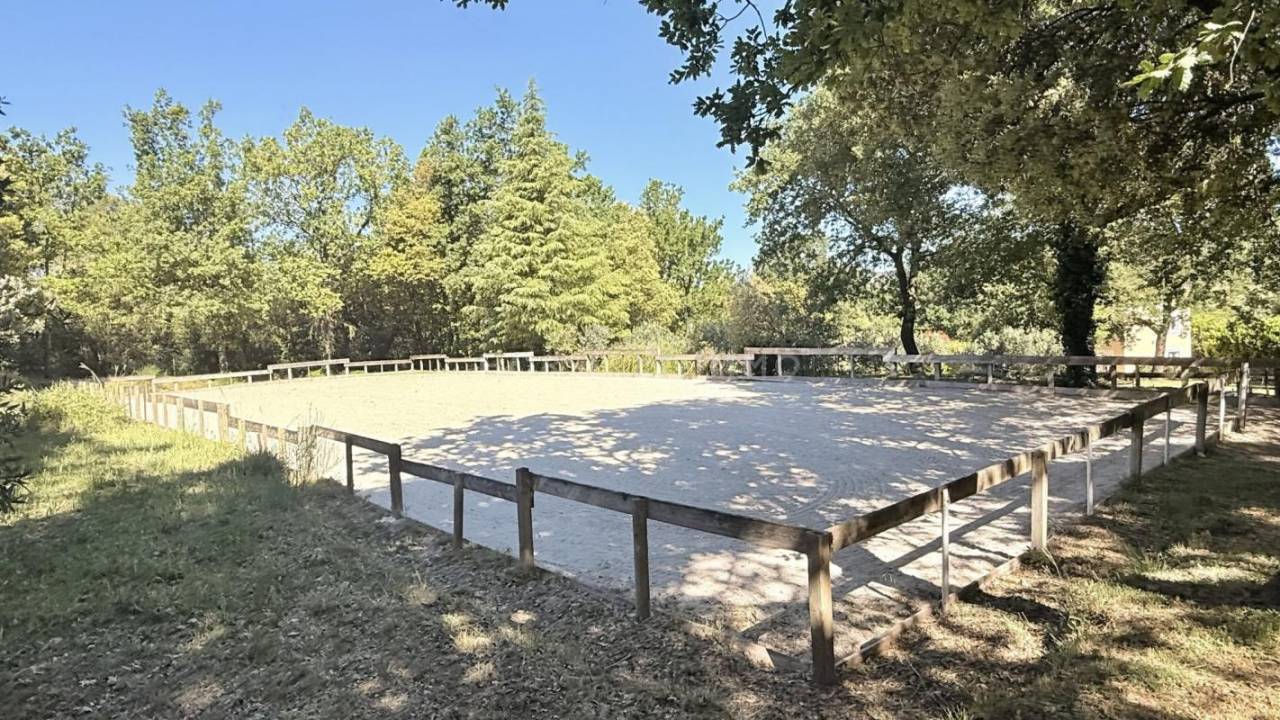 Propri&eacute;t&eacute; &eacute;questre &agrave; 30 min d'Aix-en-Provence