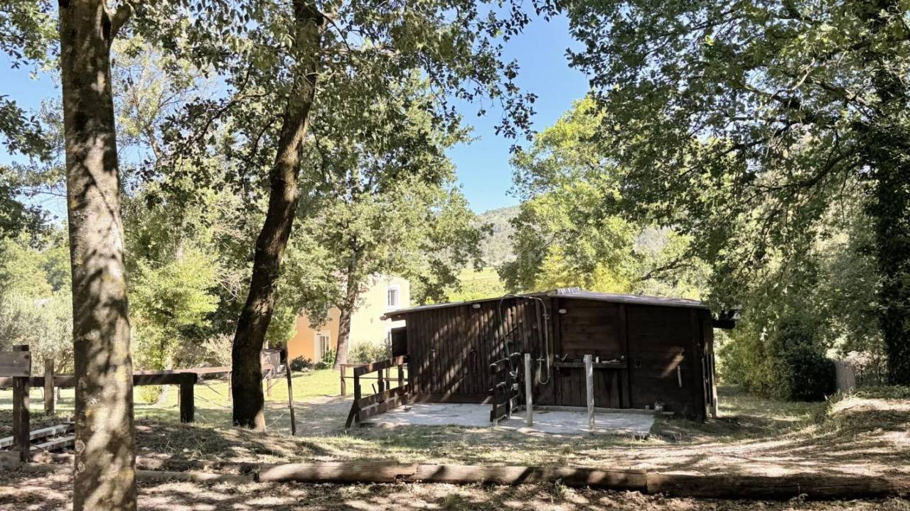 Propri&eacute;t&eacute; &eacute;questre &agrave; 30 min d'Aix-en-Provence