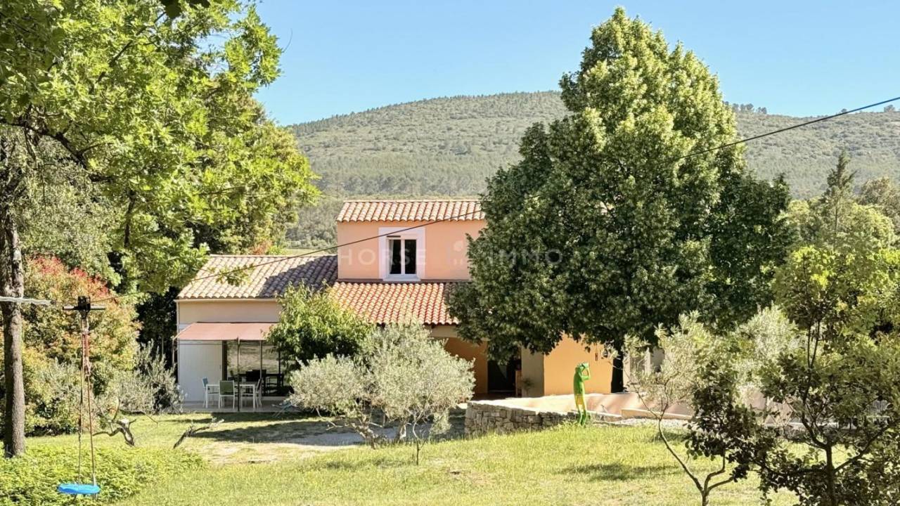 Propri&eacute;t&eacute; &eacute;questre &agrave; 30 min d'Aix-en-Provence
