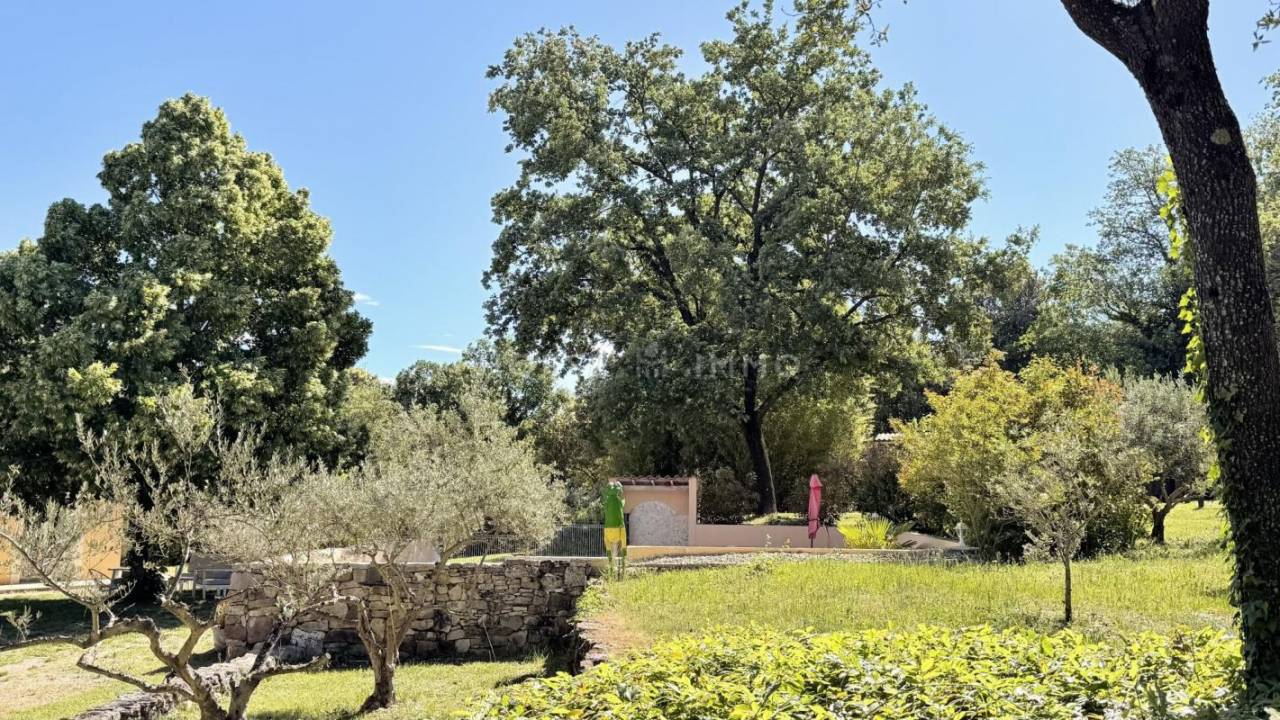 Propri&eacute;t&eacute; &eacute;questre &agrave; 30 min d'Aix-en-Provence