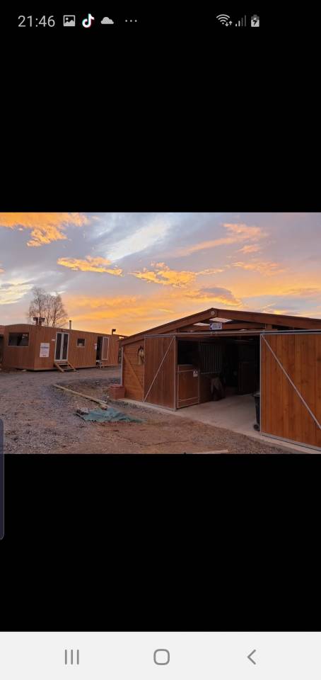 Pension pr&eacute; ou paddock/box