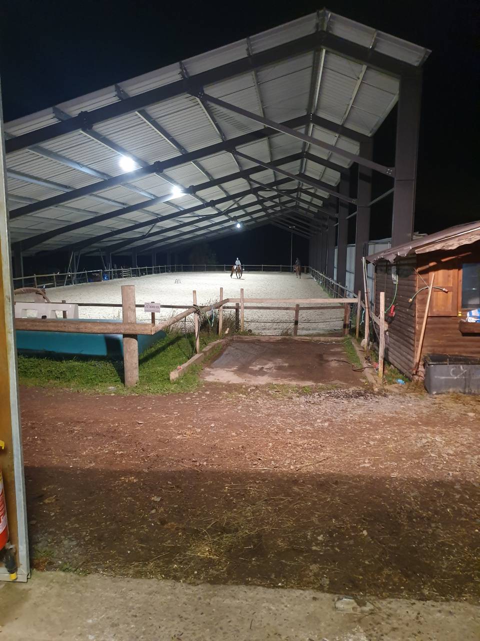 Pension pr&eacute; ou paddock/box