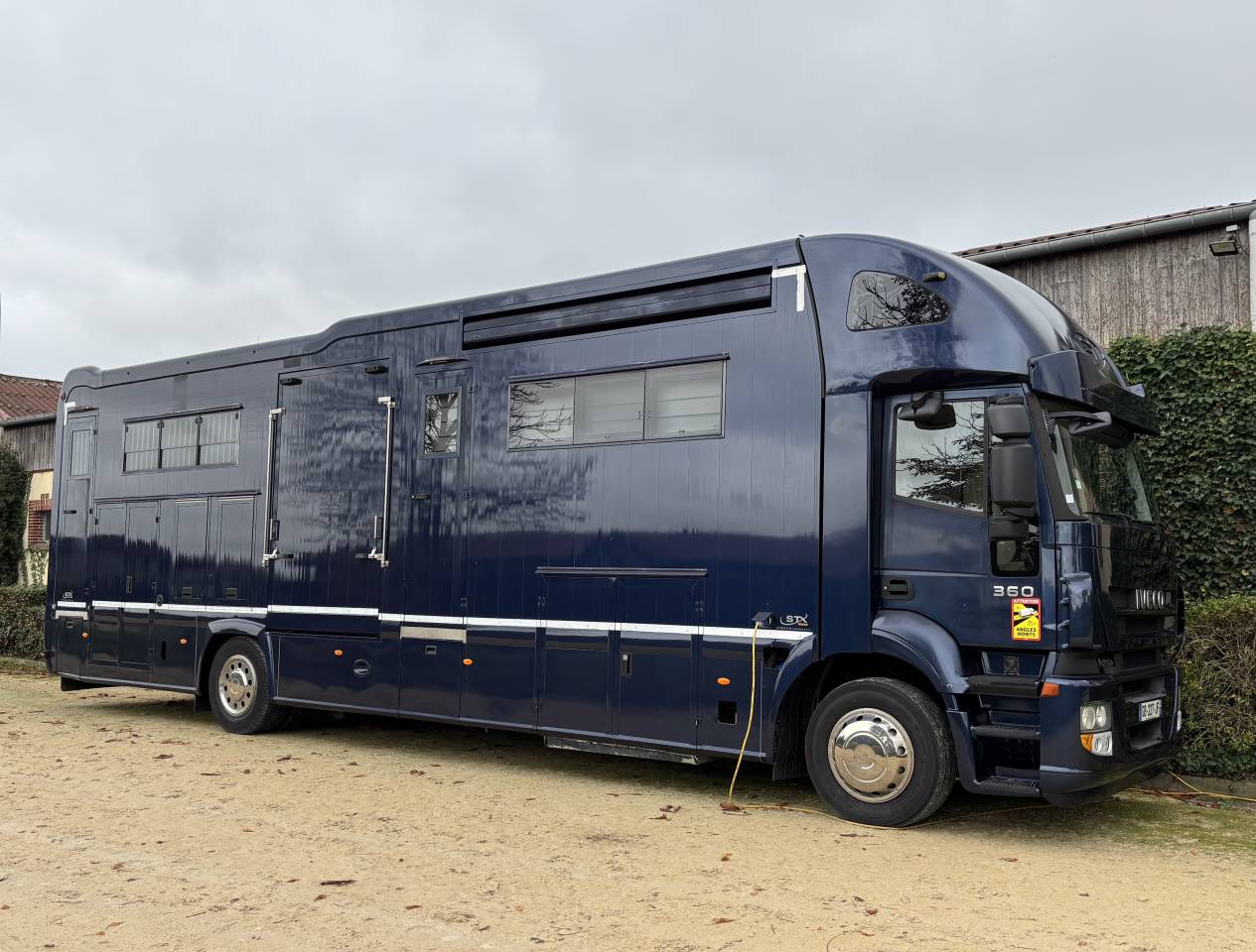 IVECO STRALIS 19 T 360 CHX CARROSERIE STX 7 PLACES CHX