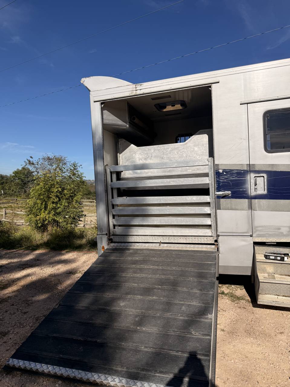 Pl Mercedes ATEGO. 6 places avec sellerie et home-car.