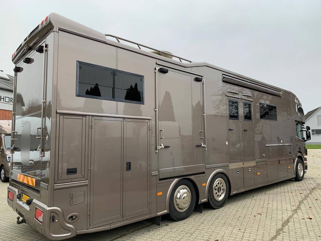 SCANIA P320 INTERHORSE EXCLUSIVE